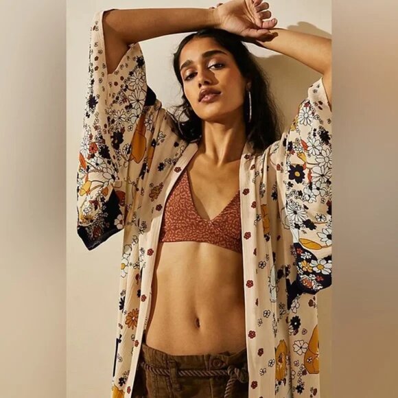 Free People Hidden Hills Floral Flowy Maxi Kimono Duster in Ivory & Yellow OS - Picture 3 of 10